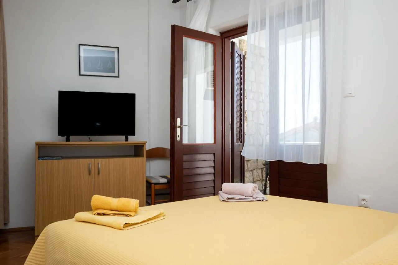 Apartments Morovic ペトルチャネ